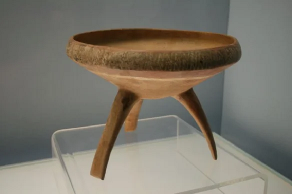 Văn hóa Dawenkou - Đại Vấn Khẩu là tên gọi mà các nhà khảo cổ học đặt cho một nhóm các cộng đồng thời đại đồ đá mới sinh sống chủ yếu ở khu vực nay thuộc tỉnh Sơn Đông, song cũng xuất hiện tại An Huy, Hà Nam và Giang Tô.