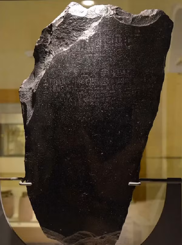 Và cả ba đều đề cập đến thời kỳ mà các vị thần sống trên Trái đất và họ đã cai trị hàng trăm, thậm chí hàng nghìn năm. Văn bản cổ đại này mô tả một thời kỳ bí ẩn trên Trái đất, ở đó con người "có thể" sống thọ hàng ngàn năm và cai trị cả lãnh địa cổ đại rộng lớn.