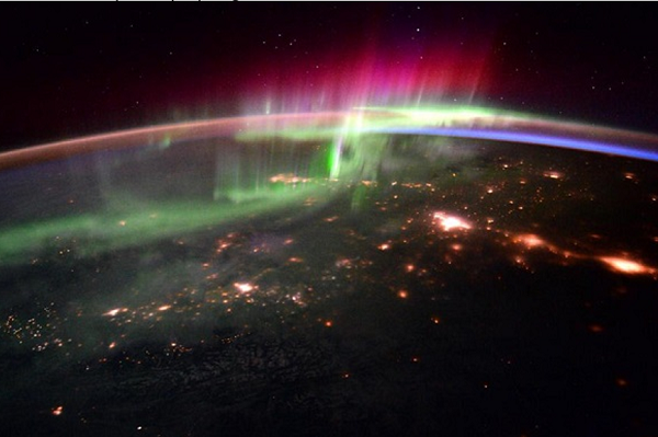 "Chúng có thể cùng nhau tạo ra những phát hiện khoa học bổ sung mà mục tiêu không thể đạt được với những nhiệm vụ riêng lẻ", ông cho biết thêm.