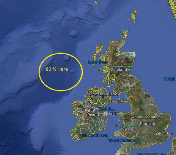 Trong lịch sử, đã từng có nhiều cuộc thám hiểm đi tìm hòn đảo kỳ lạ này. Năm 1480, John Jay Jr. đến từ Bristol, Anh Quốc đã thực hiện chuyến đi kéo dài 2 tháng như không có kết quả. Năm 1481, thêm hai tàu khác là Trinity và George, xuất phát từ Bristol đi tìm Hy-Brasil nhưng vẫn không thành công.