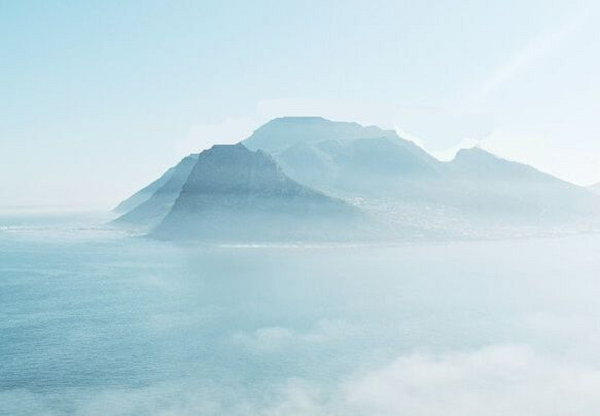 Điều mà nhiều sử gia ngạc nhiên và thấy khó hiểu là, tại sao "thông điệp" từ UFO của "người ngoài hành tinh" lại nhắc đến "hòn đảo ma" Hy-Brasil, hòn đảo mà nhiều nhà hàng hải khẳng định nó đã biến mất một cách khó hiểu giữa đại dương mênh mông năm 1800.