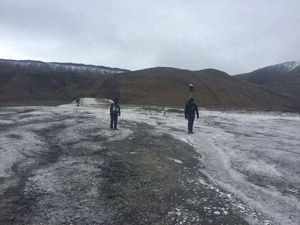 "Độ mặn của môi trường can thiệp vào cả quá trình chiết xuất và sắp xếp trình tự của vi sinh vật, vì vậy khi chúng tôi có thể tìm thấy bằng chứng về các cộng đồng vi sinh vật đang hoạt động, đó là một trải nghiệm rất hài lòng", bà cho biết thêm.