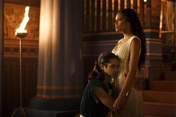 Vào năm 1350 trước công nguyên, phụ nữ được khuyên dùng nước tiểu để làm ướt một hạt lúa mì. Nếu hạt giống nảy mầm tức là cô ấy có thai. Một cách khác để kiểm tra là dùng một tép tỏi hoặc hành và đặt chúng vào bộ phận sinh dục. Sáng hôm sau, nếu bác sĩ ngửi thấy mùi tỏi trong hơi thở của người phụ nữ, họ có thể khẳng định cô ấy mang thai.