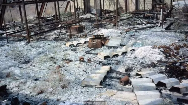 Rất may, Vozrozhdeniya không phải là nơi dễ tiếp cận trên thế giới. Muốn đến hòn đảo này, bạn cần có người hướng dẫn để không lạc vào vùng đất chết chóc.