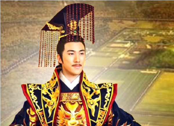 Năm Tần Thủy Hoàng thứ 36 (tức năm 211 trước Công nguyên) xuất hiện một hiện tượng thiên văn mà thời đó gọi là "Huỳnh Hoặc Thủ Tâm". "Huỳnh Hoặc" thực tế là hiện tượng Sao Hỏa đến gần Trái Đất.