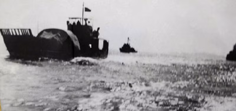 Tàu phóng từ 412 của Tiểu đoàn 1 Trung đoàn 171 Hải quân rà phá thủy lôi trên luồng Nam Triệu - Hải Phòng năm 1972. Nguồn ảnh: TL