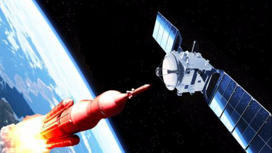 "Chúng có thể lao thẳng vào mục tiêu, phá hủy hoàn toàn hoặc gây hư hại các thiết bị nhạy cảm trên vệ tinh. Kích thước nhỏ cho phép loại vệ tinh này ẩn nấp gần các vật thể khác, đặc biệt là những khối "rác vũ trụ" ở quỹ đạo gần Trái đất".