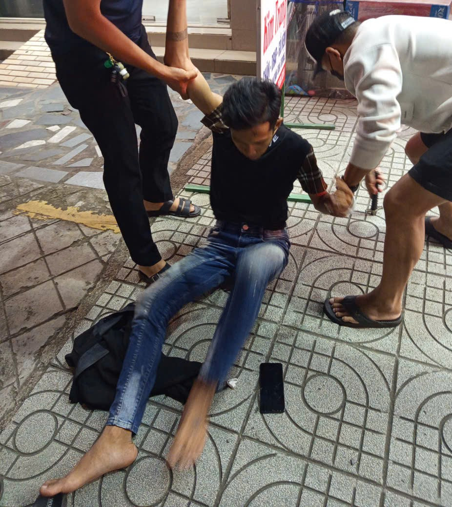 Đồng Nai: Bắt đối tượng dùng dao tấn công người trong bệnh viện Dong Nai: Bat doi tuong dung dao tan cong nguoi trong benh vien