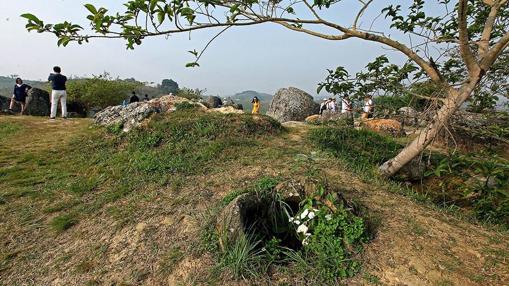 Phần lớn các hiện vật khai quật có niên đại 500 trước Công nguyên - 800 sau Công Nguyên. Các nhà nhân loại và khảo cổ học cho rằng có thể các chum này đã được sử dụng để đựng di cốt hoặc chứa thực phẩm.