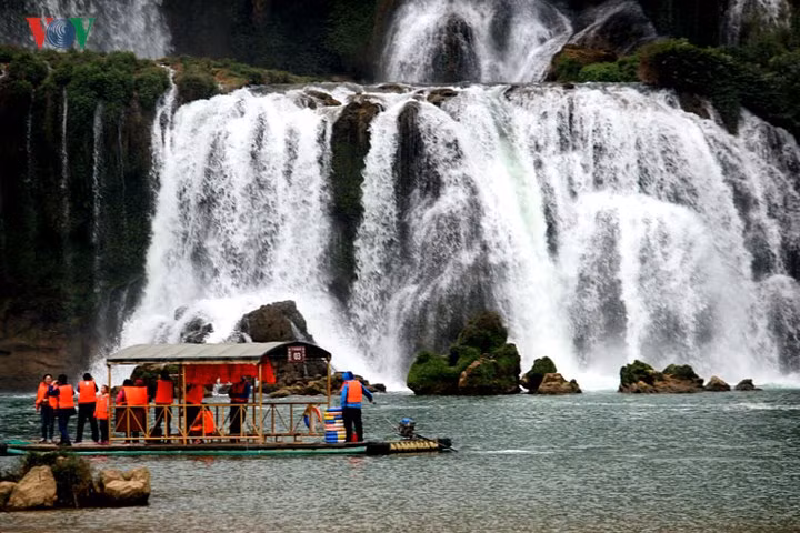 Đối với khách du lịch, đặc biệt là các phượt thủ, cung đường lý tưởng nhất để ngắm cảnh sắc Cao Bằng đó là: Thác Bản Giốc- Động Ngườm Ngao- Hồ Thăng Hen- Hang Pắc Pó.