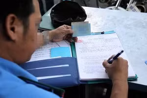 Chui cap duoi vi xin bo qua loi khong duoc: Pho chanh thanh tra bi ky luat