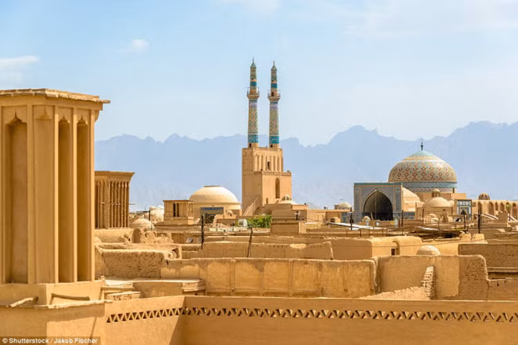 Thành phố Yazd, Iran: Các công trình tại thành phố này được xây dựng theo cách đặc biệt để đối phó với khí hậu khắc nghiệt trên sa mạc.