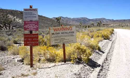 Rất ít thông tin về địa điểm này được tiết lộ khiến không ít giả thuyết được đưa ra trong đó giả thuyết Mỹ che giấu người ngoài hành tinh ở Vùng 51.