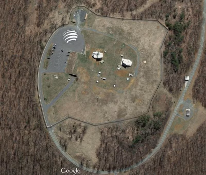 Trong trường hợp chiến tranh hạt nhân, Peters Mountain sẽ được sử dụng làm nơi trú ẩn cho Tổng thống Mỹ, quan chức cấp cao của Nhà Trắng.