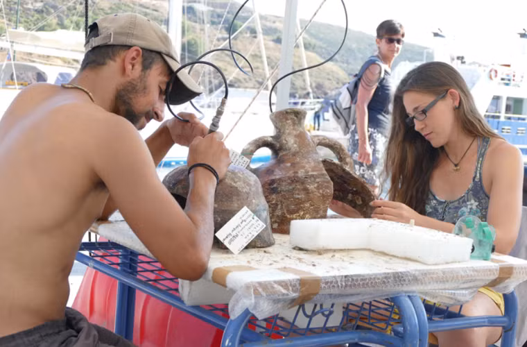 Thông qua việc tìm thấy các xác tàu đắm cùng nhiều hiện vật trên tàu, các chuyên gia hy vọng sẽ tìm hiểu sâu hơn về tuyến đường thương mại hàng hải ở khu vực biển Aegean.