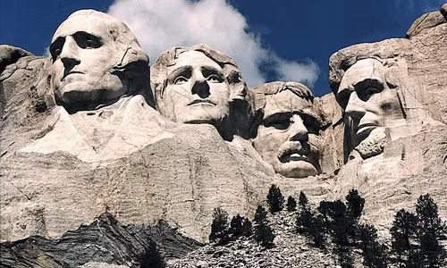 Núi Rushmore nổi tiếng của nước Mỹ gây chú ý với tác phẩm điêu khắc gồm gương mặt của 4 vị Tổng thống khắc vào khối đá. Tuy nhiên, nhiều người không biết có một căn phòng bí mật trên núi.