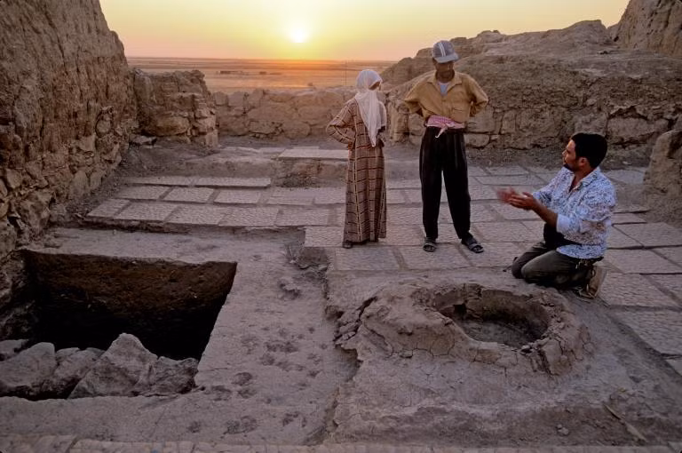 Tuy nhiên, thành phố này bị chôn vùi dưới cát sa mạc trong suốt hàng nghìn năm. Nhiều người đã tìm kiếm thành phố bị lãng quên này. Đến những năm 1980, các nhà khảo cổ học đã tìm thấy những tàn tích cổ xưa và xác định đây chính là thành phố Urkesh mất tích năm xưa.