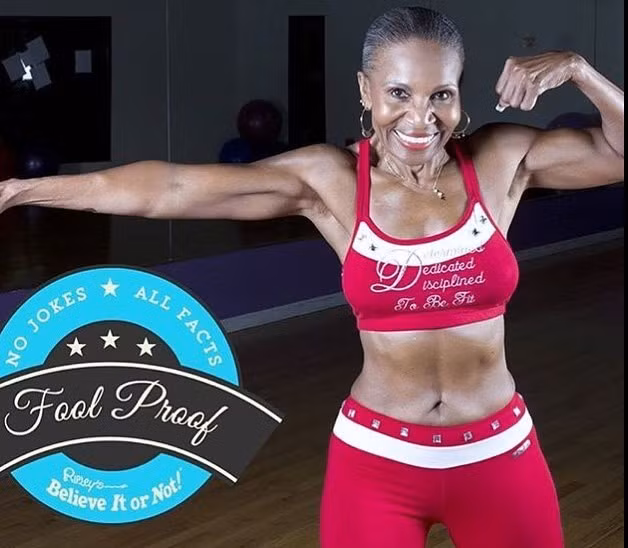 Ernestine Shepherd (81 tuổi) được mệnh danh lực sĩ lớn tuổi nhất thế giới. Bà bắt đầu tập từ năm 50 tuổi, chạy 130 km mỗi tuần và thường xuyên đến đến phòng gym. Mỗi ngày, bà tiêu thụ khoảng 1.700 calo, chủ yếu ăn lòng trắng trứng luộc, thịt gà và rau củ.