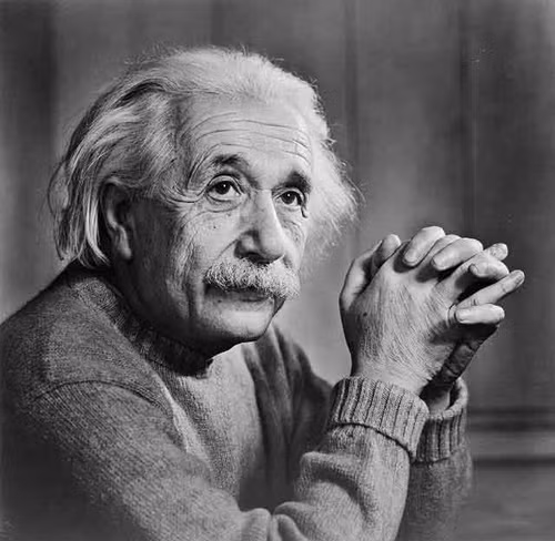 Thien tai Albert Einstein: “Hay co gang song co gia tri“