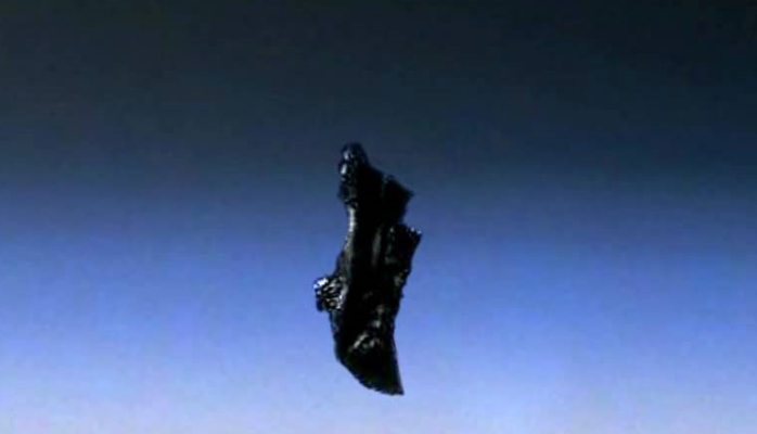 Vào thời điểm bức ảnh được chụp, không có vệ tinh nào được phóng hoặc vật thể nào được nhận diện là thiết kế nhân tạo của loài người. Kể từ đó, nhiều vật thể tương tự được nhìn thấy trong quỹ đạo Trái đất trước khi biến mất hoàn toàn không để lại bất cứ dấu vết nào.