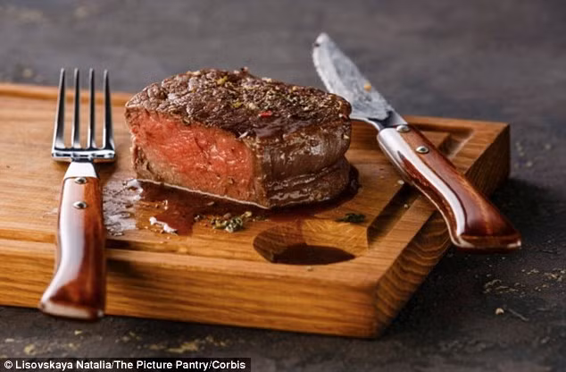 Tiêu thụ vừa đủ lượng protein cho cơ thể hỗ trợ rất tốt trong việc giảm cân và giữ dáng.