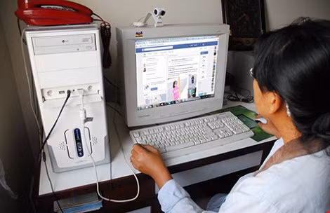 Vi sao khong nen dang anh con len Facebook?