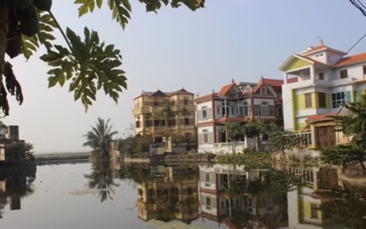 Làng Miêng Thượng (xã Hoa Sơn, Ứng Hòa, Hà Nội) trở thành làng tỷ phú nhờ buôn thịt lợn.