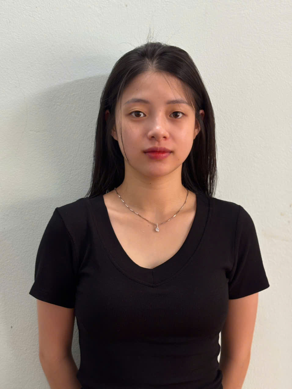 Nguyễn Thị Hoài Thương (SN 2005, trú tại tổ 1, phường Thịnh Đáng, TP Thái Nguyên, tỉnh Thái Nguyên - ) bị khởi tố tội Che giấu tội phạm.