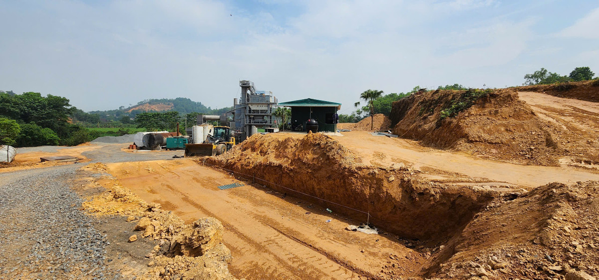 Tuy nhiên, sau việc tháo dỡ, di dời công trình vi phạm, vấn đề được đặt ra tiếp theo là việc hoàn trả diện tích đất nông nghiệp như hiện trạng ban đầu tại đây có được triển khai và ai chịu trách nhiệm về việc để đất nông nghiệp bị huỷ hoại?