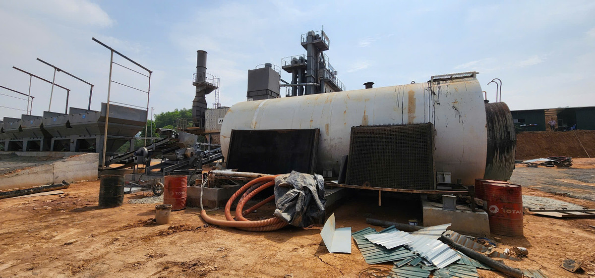 Trên tinh thần chỉ đạo quyết liệt của lãnh đạo chính quyền huyện Ba Vì, công trình trạm bê tông Asphalt không phép trên đất nông nghiệp tại thôn Muỗi, xã Yên Bài đang bị xử lý triệt để, dứt điểm.