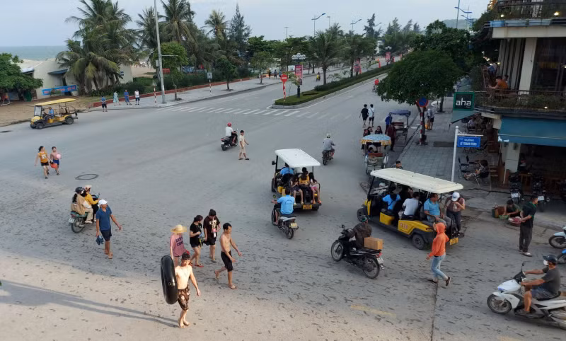 Cam xe o to tai vao thanh pho Sam Son tu 20h ngay 26/4