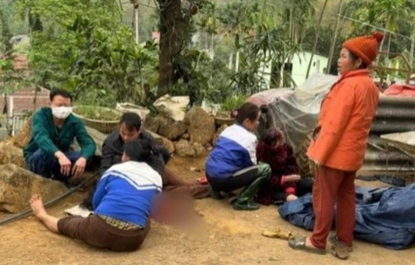 Anh chồng dùng gậy sắt đánh chết em dâu ở Hoà Bình Anh chong dung gay sat danh chet em dau o Hoa Binh