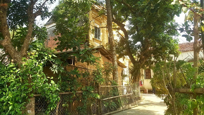 Cau be buoc ra tu can biet thu sau ngay Tet khien tre ngheo nguong mo