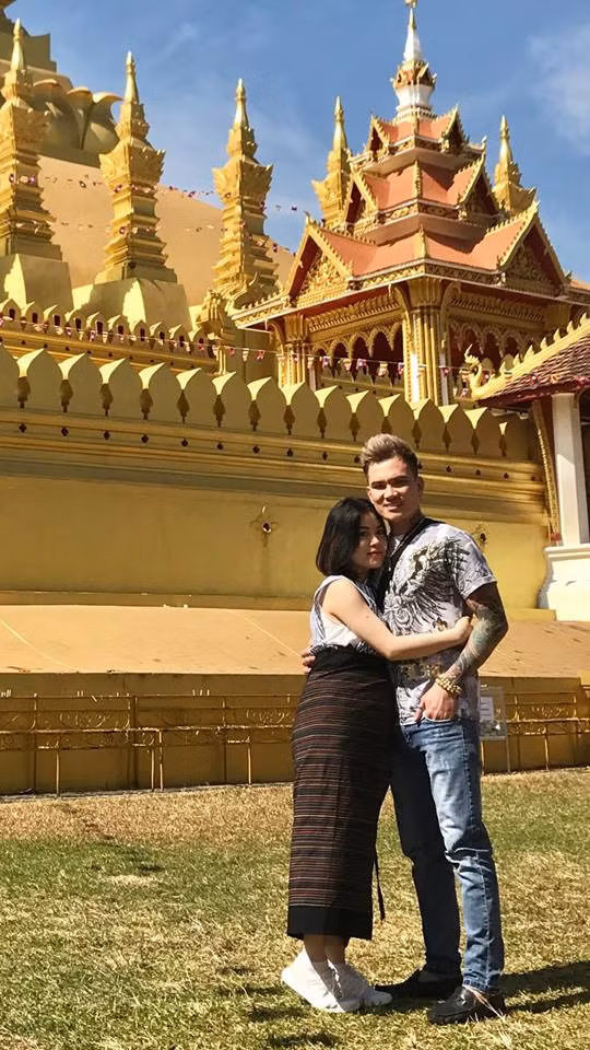 Chia sẻ thêm về cuộc sống sau kết hôn, Lâm Chấn Huy cho biết anh cùng vợ ở trong căn nhà trị giá 5 tỷ mà trước đây anh vẫn sống tại TP HCM. Dinh thự gồm 1 trệt và 4 lầu. Nam ca sỹ cũng dự định mời bà xã đảm nhiệm nữ chính trong một số dự án âm nhạc của riêng mình.