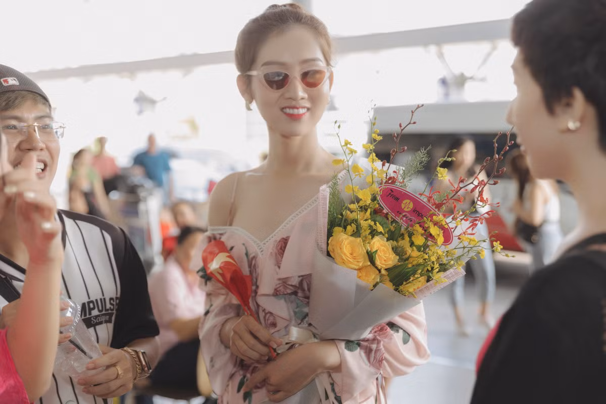 Nhat Ha noi tiep Huong Giang thi Hoa hau chuyen gioi quoc te