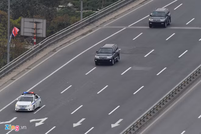 May bay cho nhan vien an ninh Trieu Tien dap xuong Noi Bai-Hinh-4