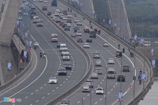 May bay cho nhan vien an ninh Trieu Tien dap xuong Noi Bai-Hinh-5