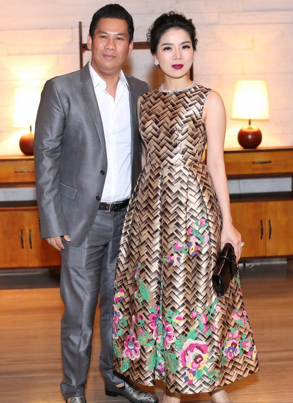 Le Quyen: Chong toi khong phai dai gia, Valentine chi tang hoa-Hinh-3