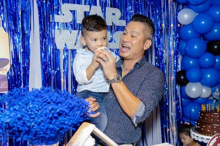 Bat ngo cach doi xu cua chong Jennifer Pham voi con rieng cua vo-Hinh-3