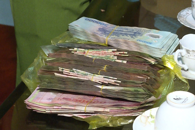 Nhan lai 120 trieu bi danh roi tren duong di chuc Tet