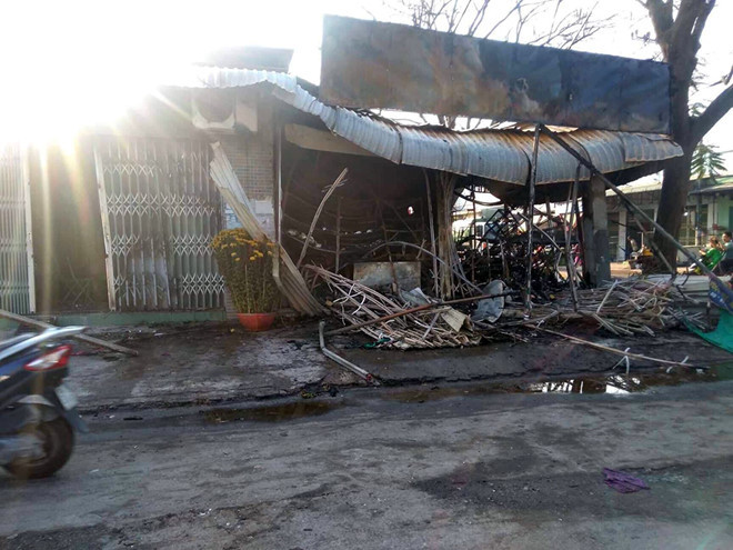 Lua thieu rui 3 ki ot trong cho luc rang sang