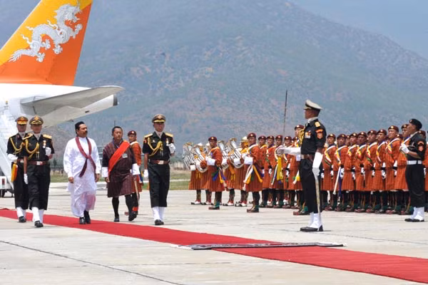 Thêm nữa, Bhutan hoàn toàn không có chế độ nghĩa vụ quân sự, tất cả thành viên trong lực lượng quân đội của Bhutan đều gia nhập quân đội một cách tình nguyện. Nguồn ảnh: Airforce.