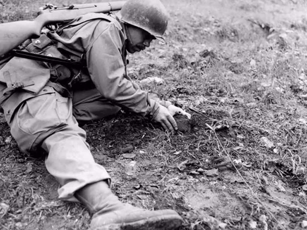 Mìn sát thương khó có thể giết người được nhưng nó có thể khiến đối phương bị thương tật vĩnh viễn. Nguồn: Pinterest.