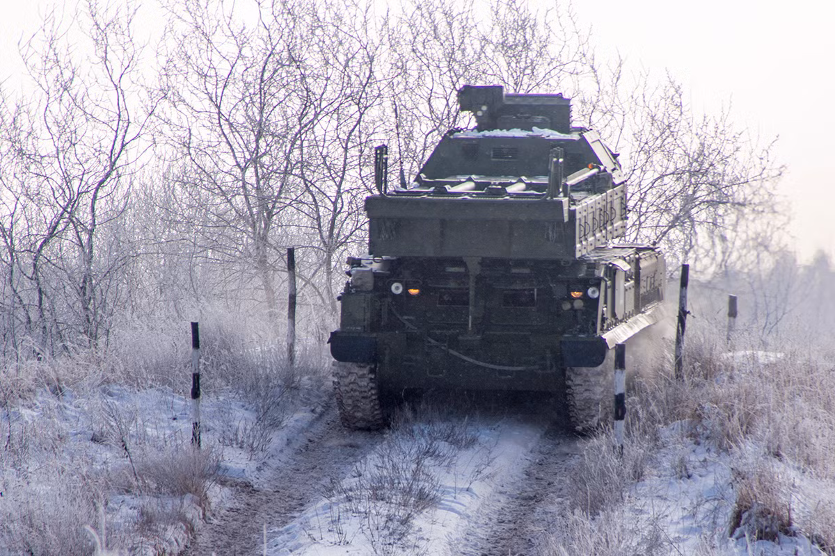 Vừa mới đây, quân khu miền Tây của Quân đội Nga đã có cuộc huấn luyện quy mô lớn với các tổ hợp tên lửa phòng không Buk-M3 thế hệ mới. Nguồn ảnh: Rumil.