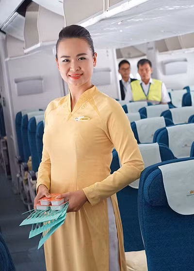 Tiếp viên hàng không Lê Hồng Minh.