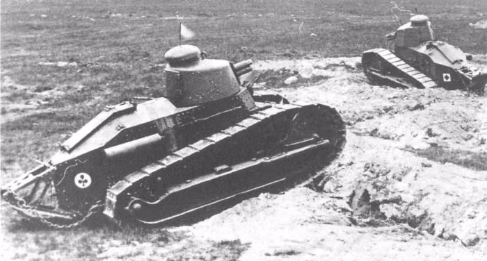 Thêm nữa, với hỏa lực 37 mm thì chiếc Renault FT-17 cũng không có khả năng đấu tăng. Tuy nhiên được ra đời vào khoảng cuối thế chiến nhất, khi lực lượng thiết giáp của Đức đã quá yếu ớt nên khả năng đấu tăng được coi là thừa thãi trên mẫu Renault FT-17 này. Nguồn ảnh: Renault.