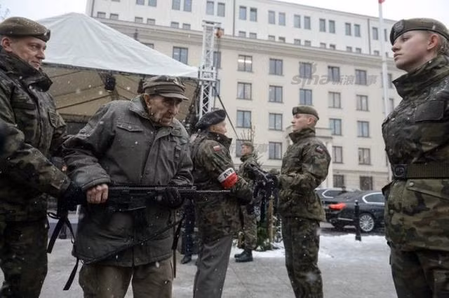 Tốc độ bắn của khẩu MSBS được kỳ vọng sẽ vượt qua các loại súng truòng tấn công phổ biến khác, đạt tới 900 viên mỗi phút kèm theo đó là gia tốc đầu đạn có thể lên tới 890 mét/phút. Nguồn ảnh: Sina.