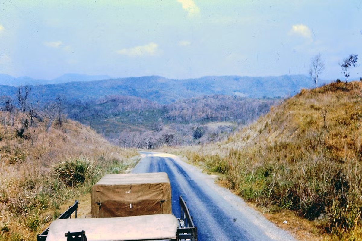 Thời gian này, quân đội Mỹ cũng không có nhiều nhiệm vụ tuần tra theo kiểu "tìm-diệt" mà chủ yếu là xây dựng, củng cố căn cứ. Nguồn ảnh: Flickr.