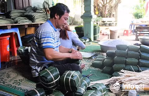 Ăn Tết ở TP.HCM đối với những người xa quê là một trải nghiệm.