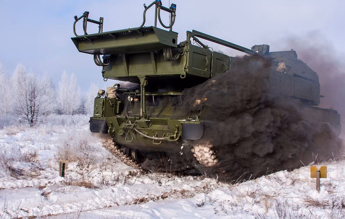 Mặc dù vậy, do được thiết kế để hoạt động trong điều kiện thời tiết khắc nghiệt, các tổ hợp tên lửa Buk-M3 vẫn hoạt động tốt dưới điều kiện cực đoan này. Nguồn ảnh: Rumil.